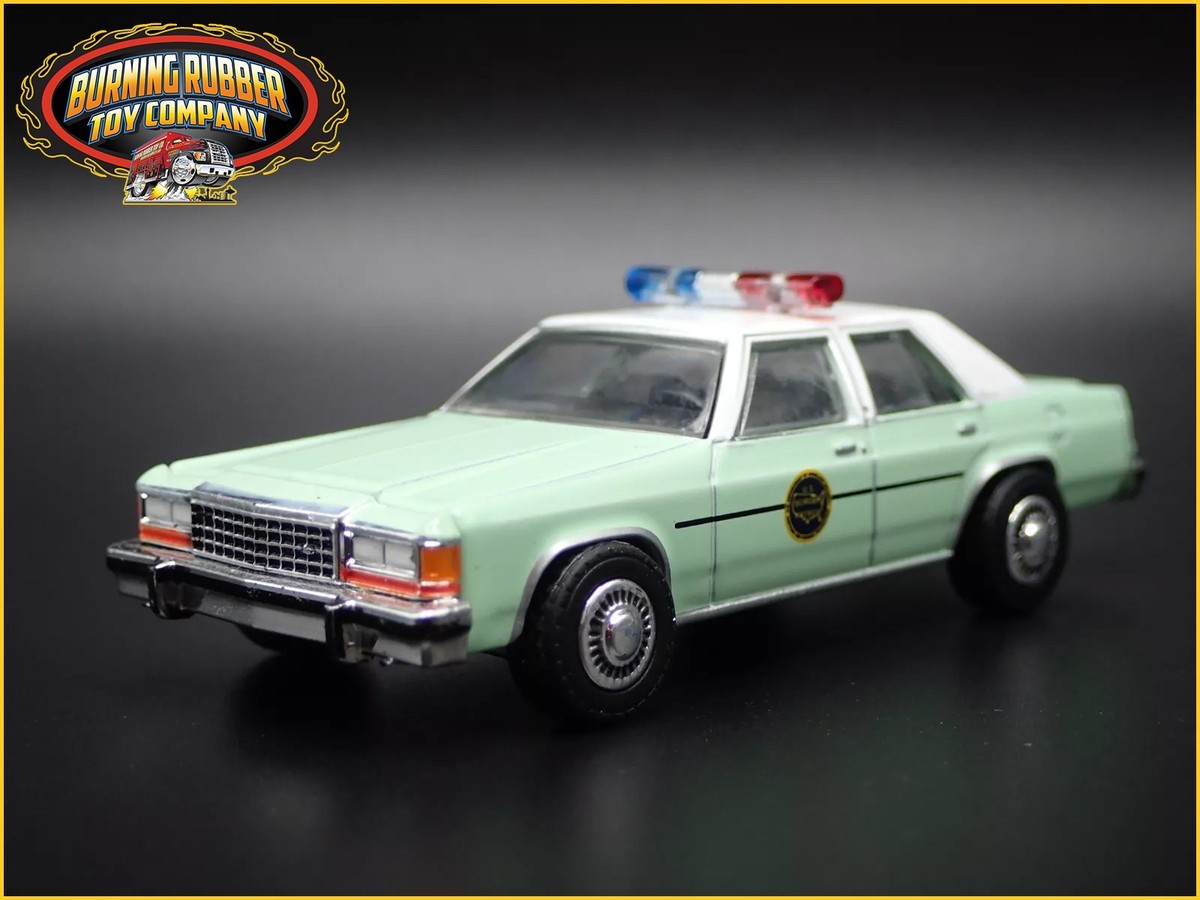 1983 83 FORD LTD CROWN VICTORIA US CUSTOMS BORDER PATROL 1:64