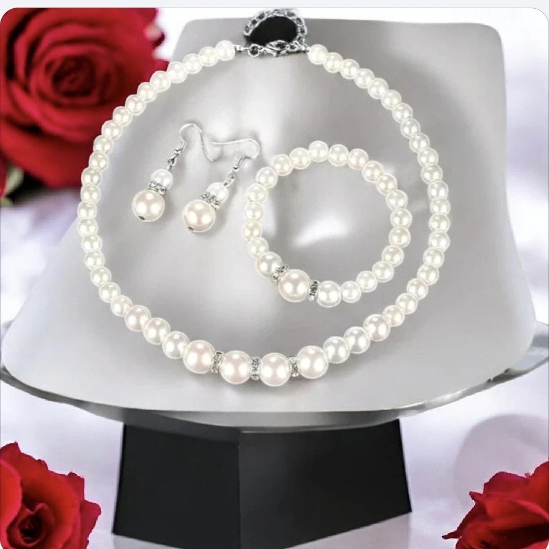 Parure de perles chic et bracelet assorti pour vos tenues de mariage