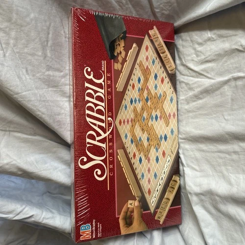 MILTON BRADLEY SCRABBLE BOARD GAME VINTAGE 1998 HASBRO MADE IN USA NEW SEALED