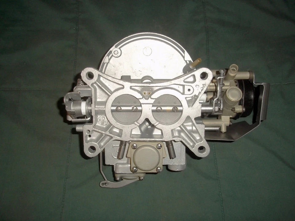 Carburador Ford Mustang Fairlane Cougar Comet Autolite 2100 1,02 1967 289 C7DF-F Foto 3 de 4