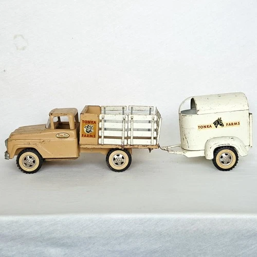 Vintage Tonka Farms Pickup Truck And Horse Trailer Pressed Steel Toy
