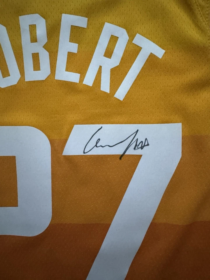 Camiseta firmada por Rudy Gobert Utah Jazz Red Rock Foto 3 de 4