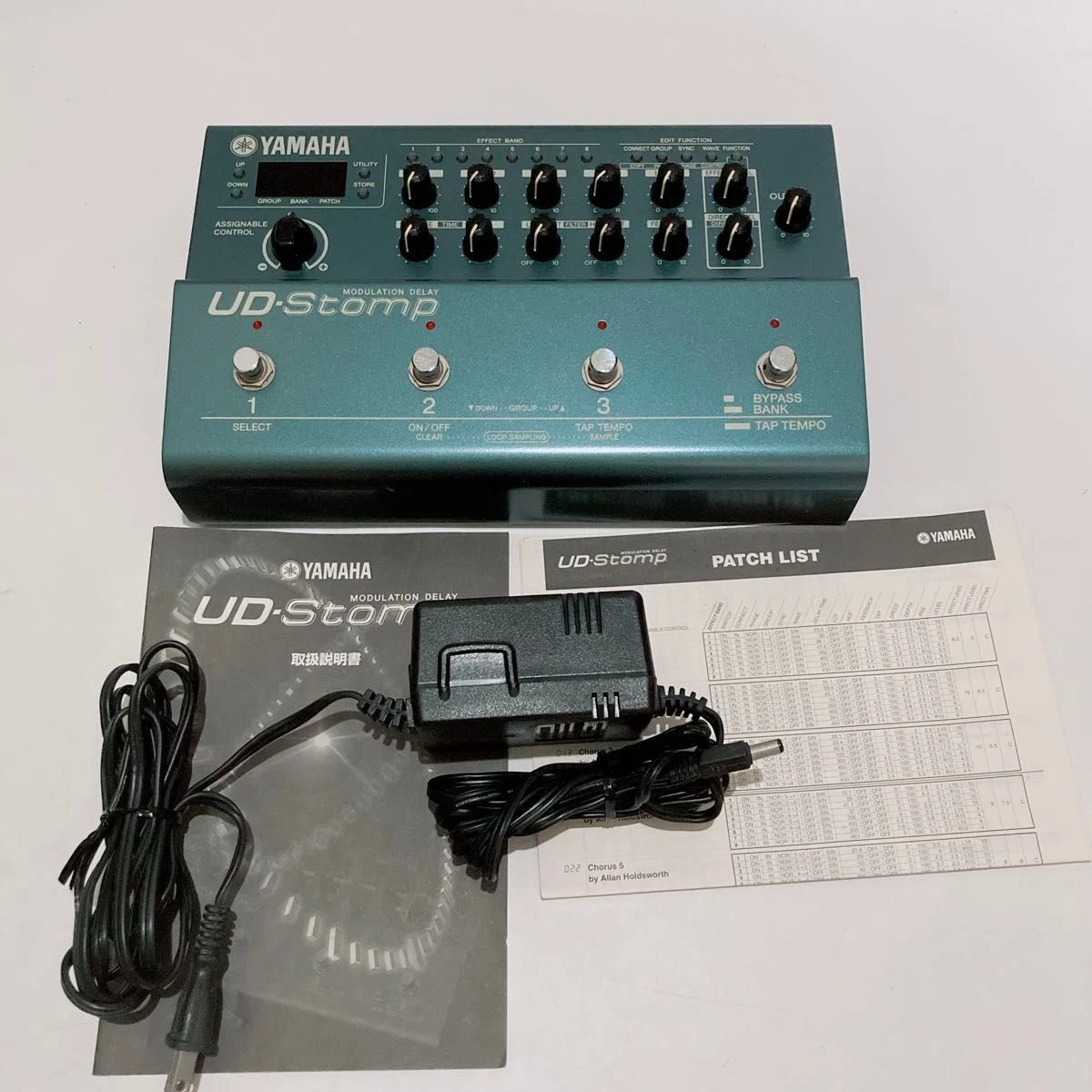 Yamaha UD-Stomp Delay Pedal black allan holdsworth w/AC adapter