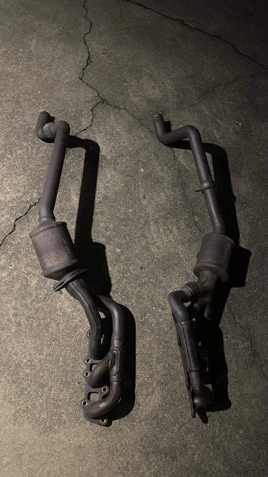 Juego de montaje de tubo de cabezal de escape Ford Mustang GT S550 2015-2017 OEM 4 k millas Foto 2 de 2