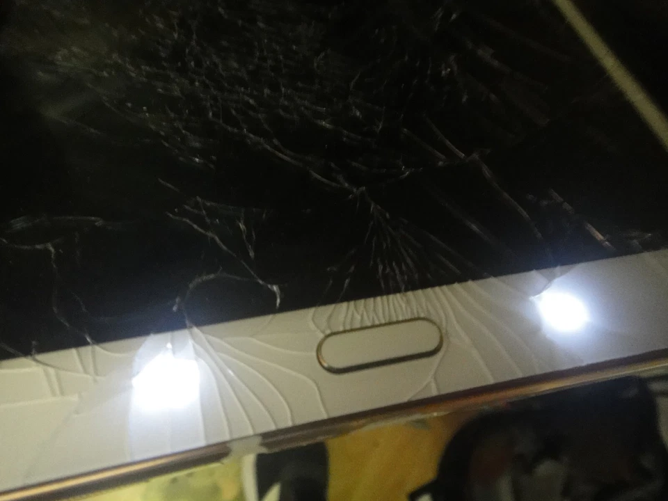 Samsung Galaxy Tab S 8.4 (4G SM-T705) pantalla mal recambios España - Imagen 4 de 4