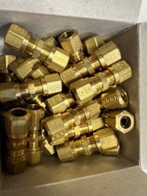 PARKER Union: Brass, For 3/8 in x 3/8 in Tube OD, Compression x Compression,25PK