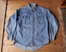 Vintage 90's Levis Saw Tooth pocket denim shirt, hexagonal Pearl snap buttons, M