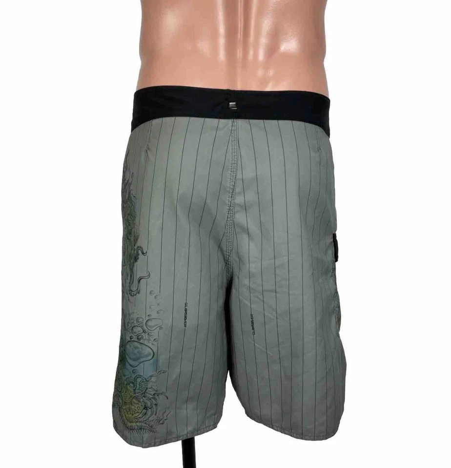 Pantalones Cortos De Colección Quiksilver Gris Medusa Calavera Davy Jones Acuario X-Long 40 Foto 3 de 4