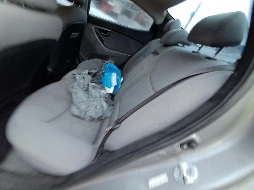 Guantera usada se adapta a: Hyundai Elantra 2011 grado A Foto 4 de 4