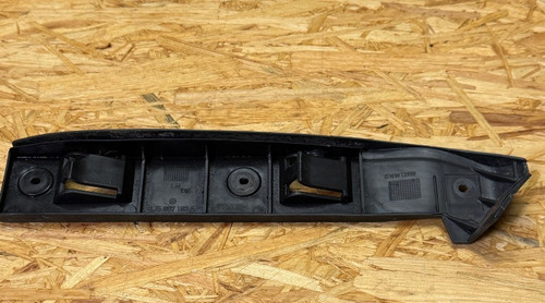 VW Golf 4 IV  1J0807183 A Stoßstange Führung Schiene Halter vorne links