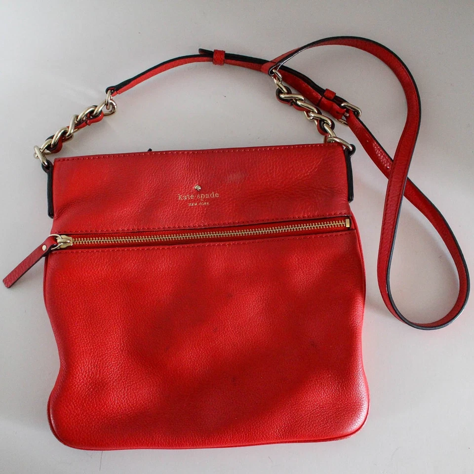 Kate Spade 斜挎包红色皮革金色五金链细节拉链上衣 — 第 2/4 张图片