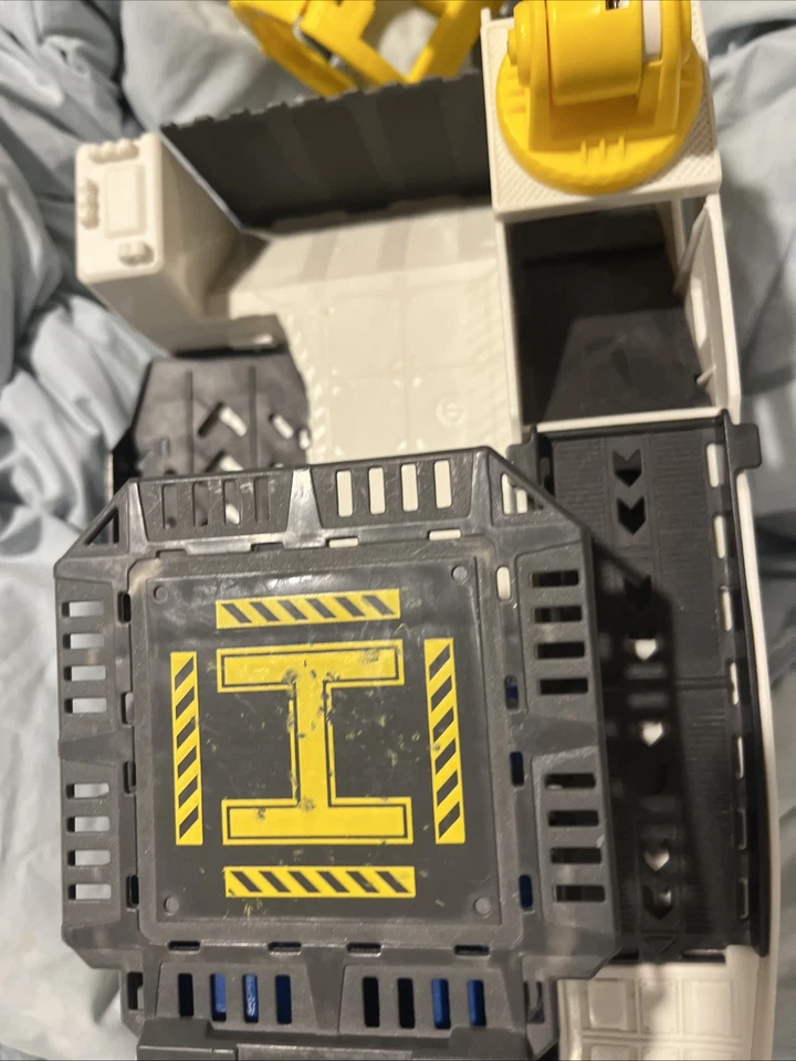 Matchbox - Mission Marine Rescue Shark Ship - BFN57 - Mattel 2013 - Ship Only - Image 4 of 4