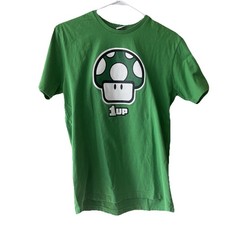 VTG 2004 Nintendo Mario 1UP Mushroom Graphic Print T-Shirt Size Medium USA Made