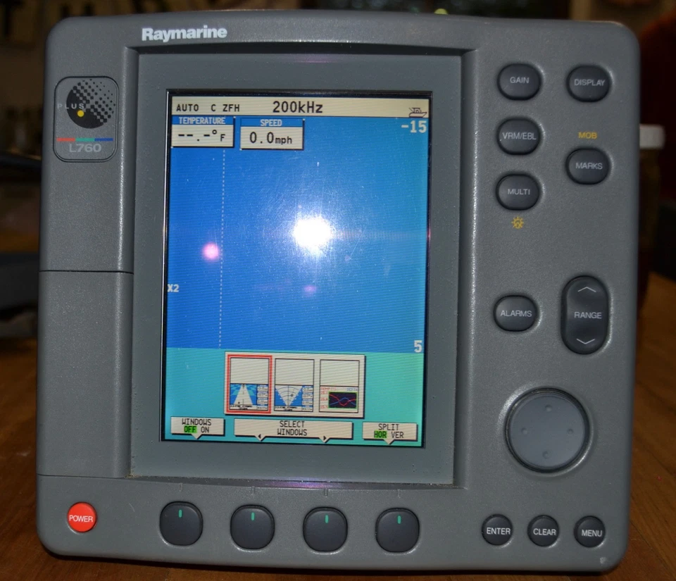 Raymarine L760 Plus L760P SONAR Fishfinder Raytheon Display Monitor Powers On - Image 3 of 4
