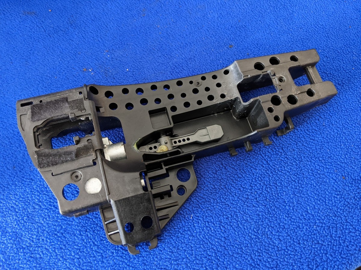 2012-2018 AUDI A6 s6 - Right Exterior DOOR Handle Bracket