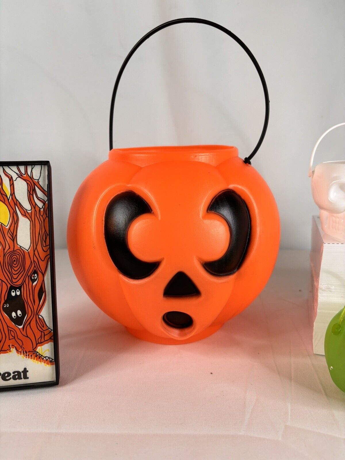 Halloween Alien Treat Bucket Collection 4 Mini Pails Framed Vintage Treat Bag