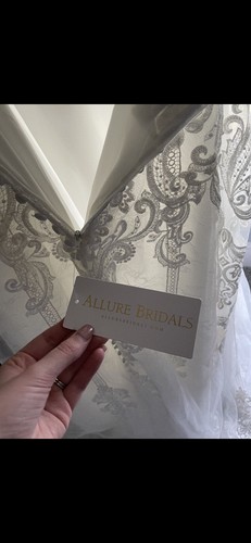 Allure Wedding Dress (Size 10) - Picture 5 of 12