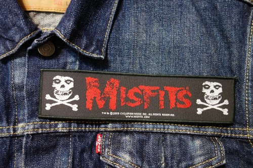 PARCHE TEJIDO A RAYAS MISFITS - Imagen 2 de 3