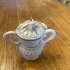 Small Vintage Floral Trinket Dish With Lid 3 Flowers Pink  And Green Italy Bow