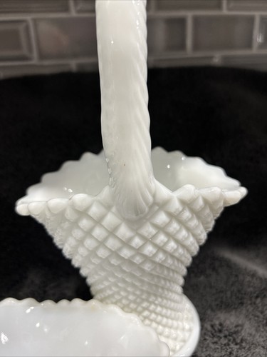 1 Westmoreland English Hobnail Milk Glass Basket  & 1 L.E. Smith Trinket Dish - Picture 4 of 9