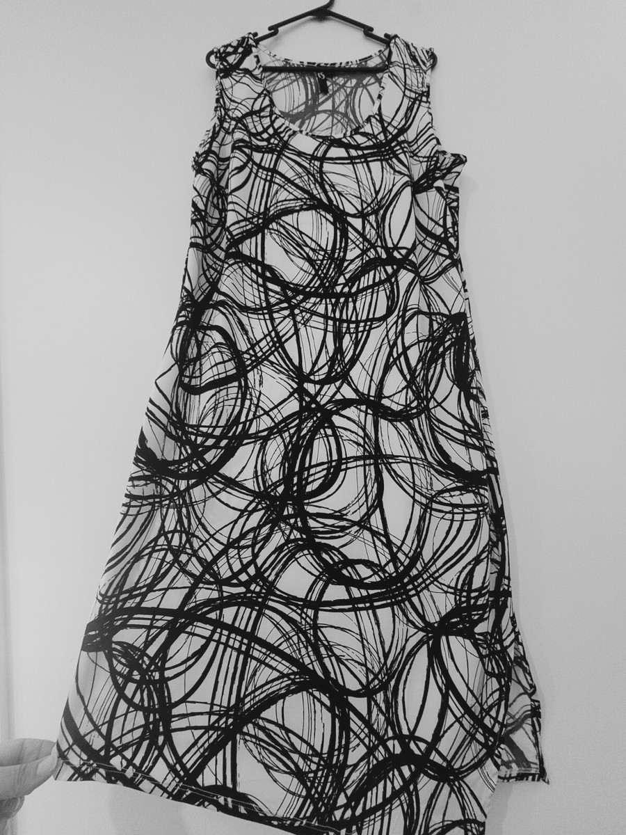 Taking Shape TS Plus Size XXS Black White Tunic Top Tops