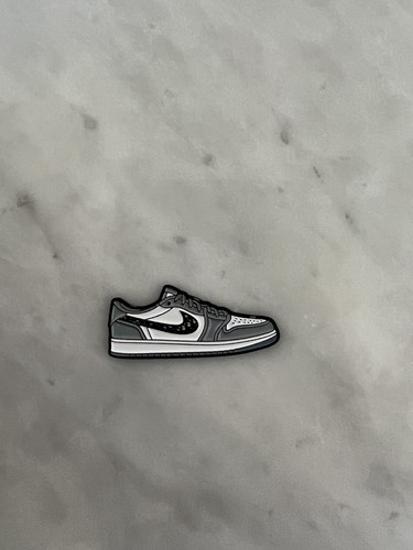 HYPE Golf Ball Marker 1.25" Sneaker - Magnetic Enamel NEW - FREE SHIPPING - Picture 3 of 4