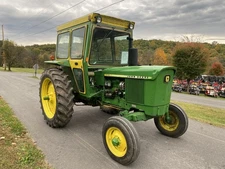 JOHN DEERE 2120 TRACTOR W/ CAB