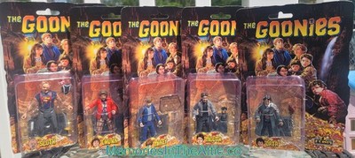 Mezco Toyz The Goonies 5 Points Set 5 Figures Sloth Chunk Mouth Mikey Data New