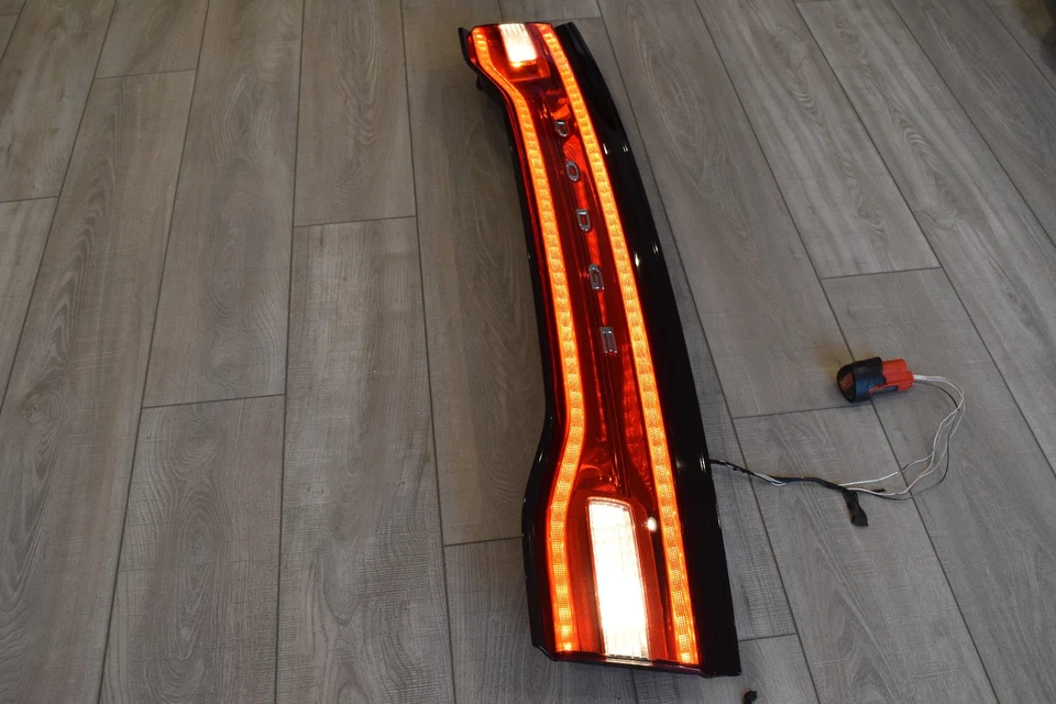 Dodge Charger 2011-2014 luz trasera central lámpara montada en el maletero LED PROBADO OEM Foto 4 de 4