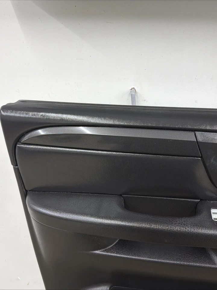 02-09 GMC Envoy Painéis de Porta Frontal Power OEM Preto/Fibra de Carbono Bom - Imagem 3 de 4