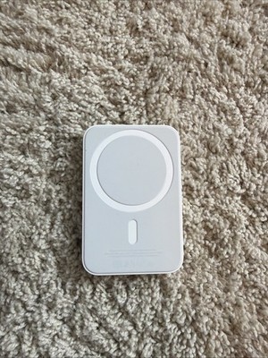 Apple Portable MagSafe Charger Power Bank Perfect Condition And Works Great!