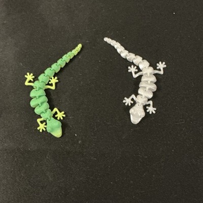 Set of 2 Miniature 3D Printed Lizards Green White 3 Inches