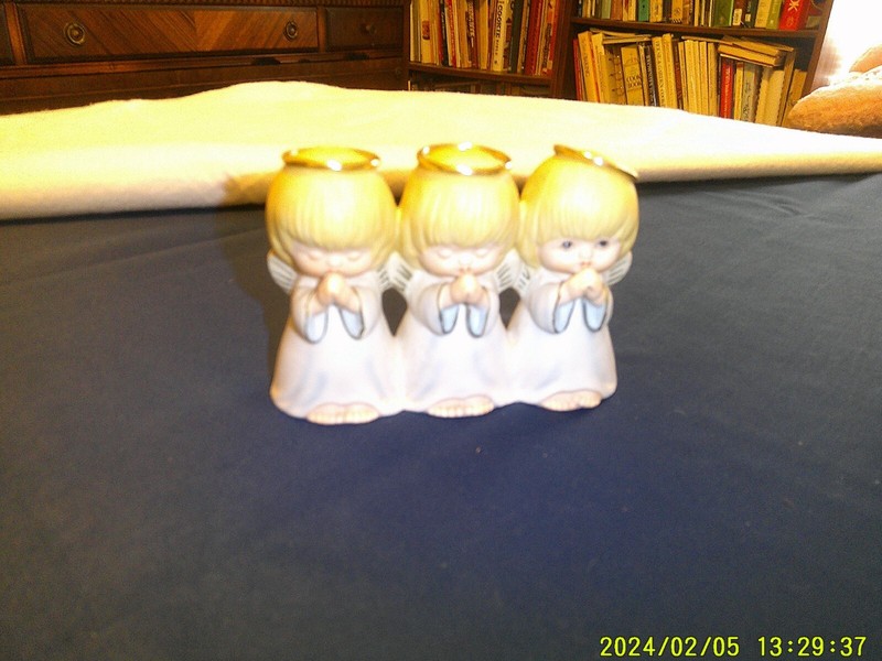Porcelain Three Angels Praying