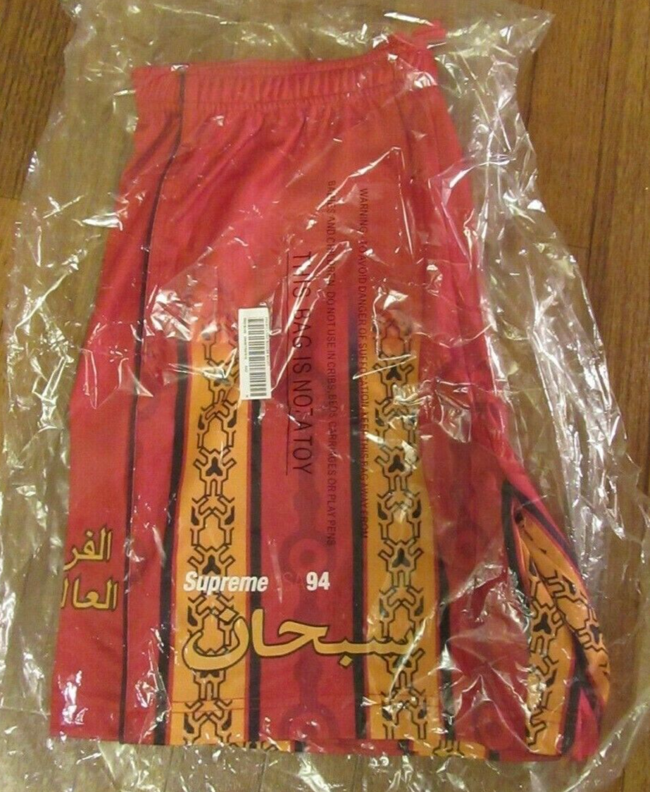 Supreme Arabic Logo Soccer Shorts Size Medium Red SS21 Supreme Arabic Logo Soccer Shorts Size Medium Red SS21