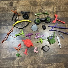 TMNT Turtles 80 / 90s Action Figures Lot of Accessories Weapons & Belts -26 misc