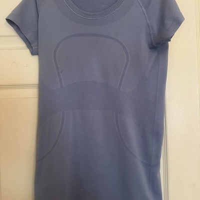 Lululemon Athletica Swiftly Tech Fitted Short Sleeve Shirt Women's size 6/8