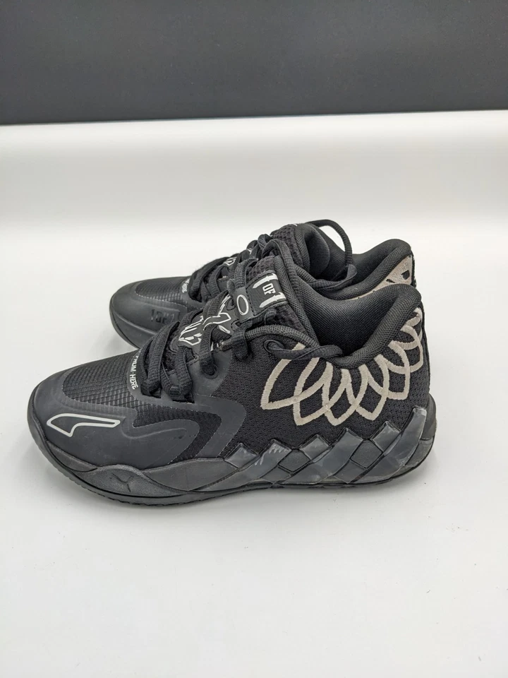 PUMA LaMelo Ball MB.01 Lo basketball kids SIZE 4 Black White sneakers shoes - Image 3 of 4