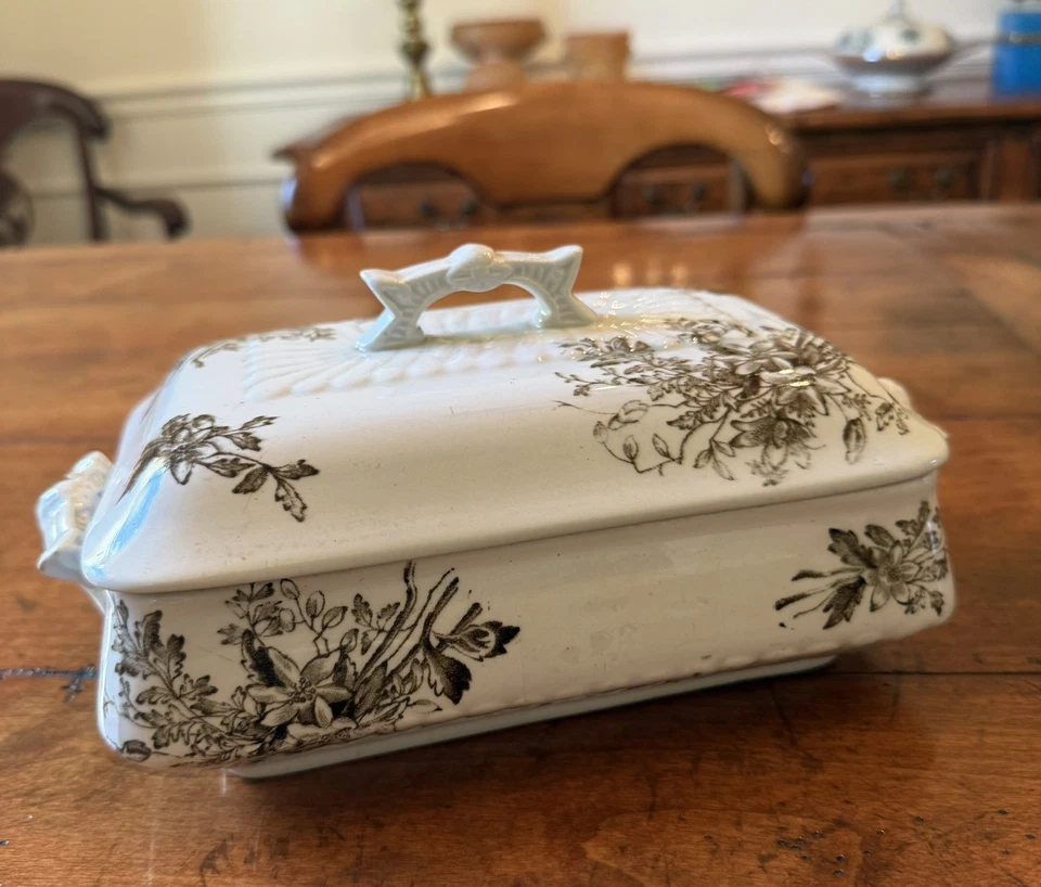 Antique T. Furnival and Sons Aesthetic Period Brown Transferware Tureen with lid - Image 3 of 4
