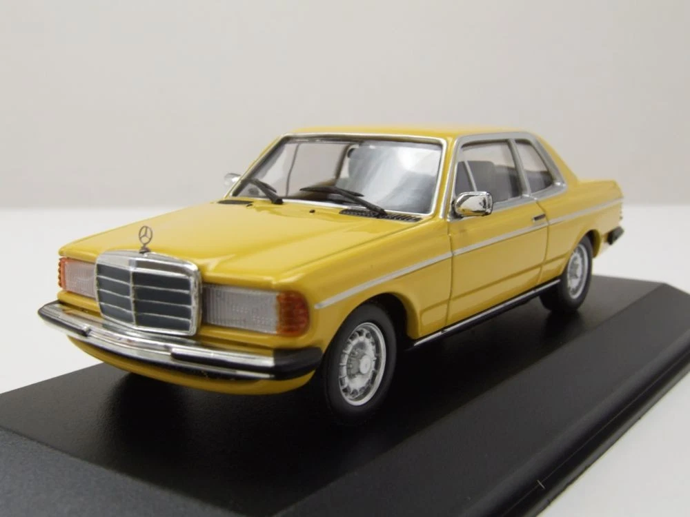 Miniature NZG 1/35 – Mercedes 230 C 280 CE W123 Verte, état Neuf Boîte