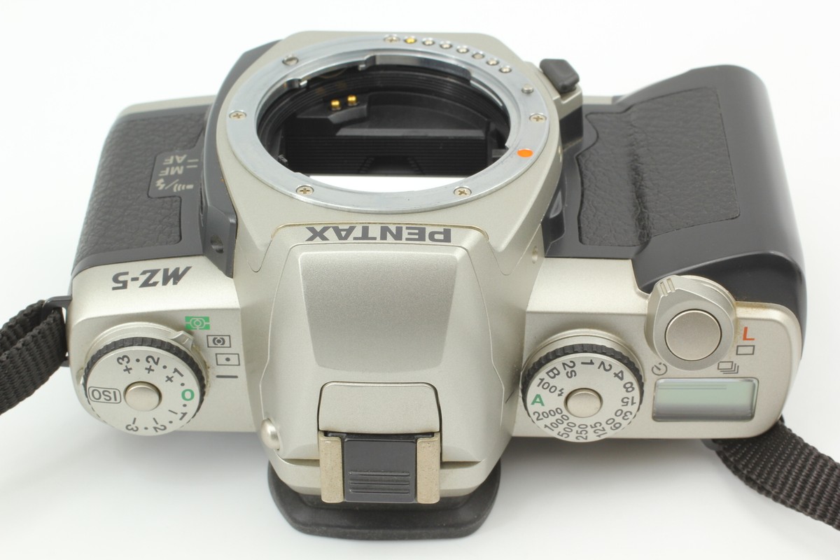 MINT] Pentax MZ-5 Film SLR Camera Data-back w/ Pentax 18-55mm Lens