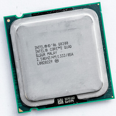 Intel Core 2 Quad Q8300 2.5GHz SLGUR LGA775 Retro Processor Yorkfield 4MB 95W