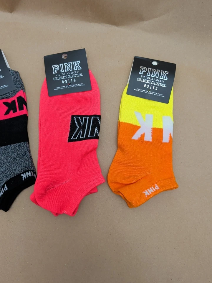 Nuevo Victoria's Secret ROSA Calcetines Bajos 4 Pares Rojo Rosa y Morado  Foto 3 de 3