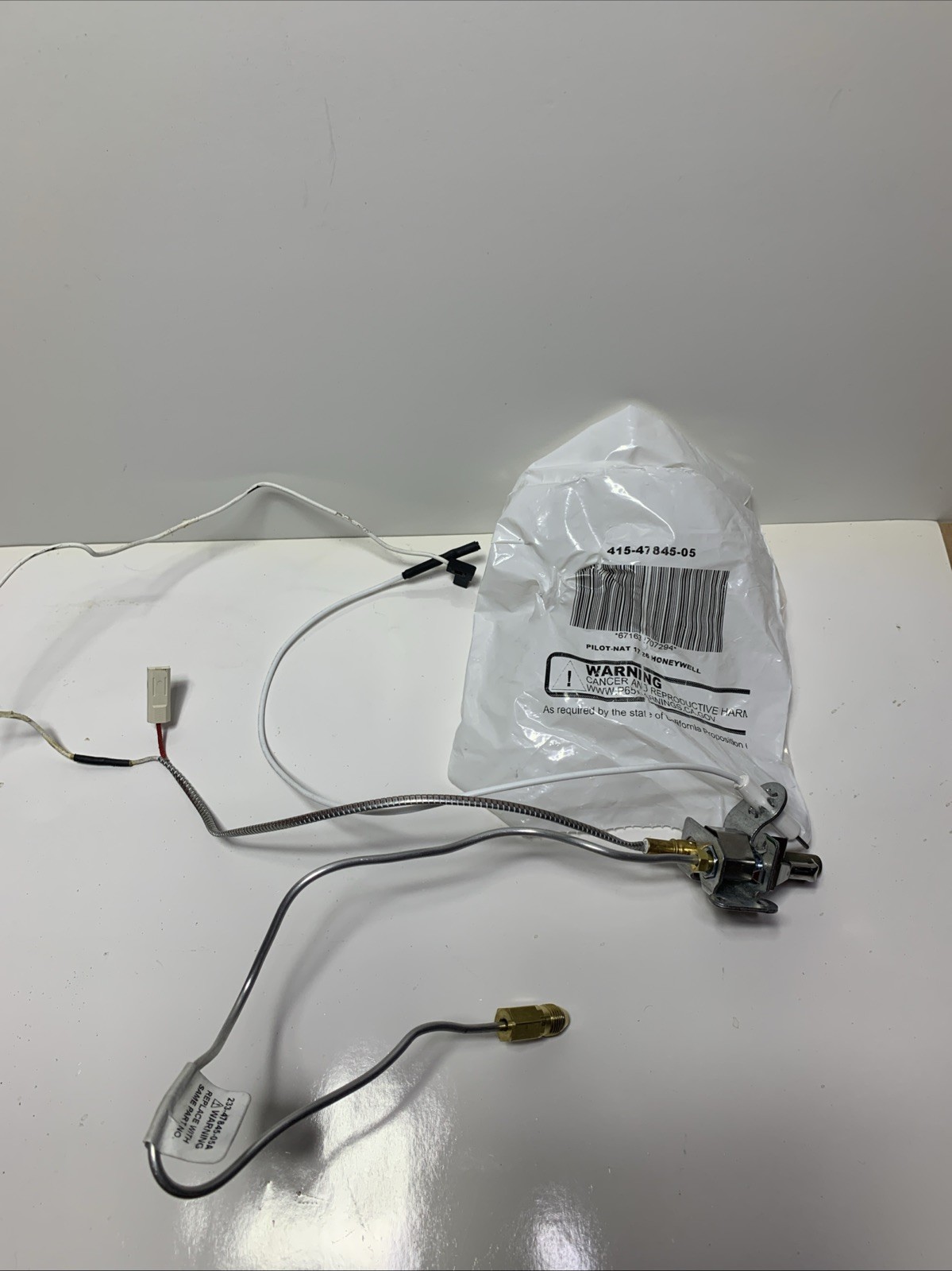Honeywell Water Heater Pilot Assembly, Part # 415-47845-05