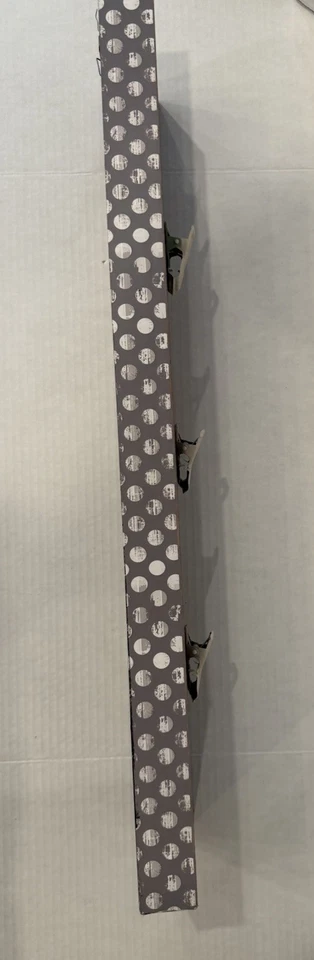 “Follow Your Dreams” Distressed Message Board w/ 3 Clip Plaque for Wall 5.5x24” - Image 3 of 4