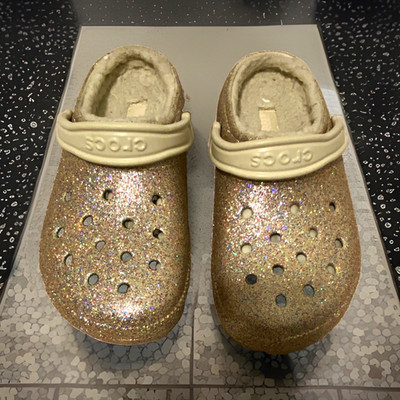 Crocs Women s Size 9 Beige Glitter Faux Fur Lined Slip-On Clog Slippers