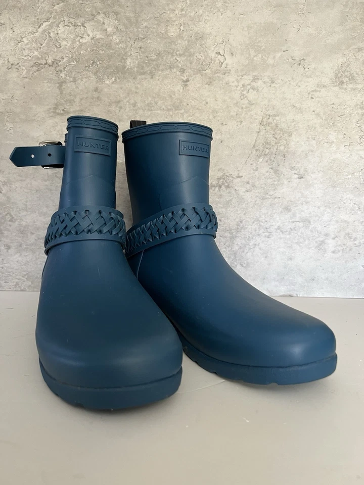 全新 Hunter 精制耳钉 骑行靴 岩石泳池 蓝色 女式 10 码 — 第 3/4 张图片