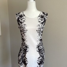 Windsor White With Flower Detail Size L