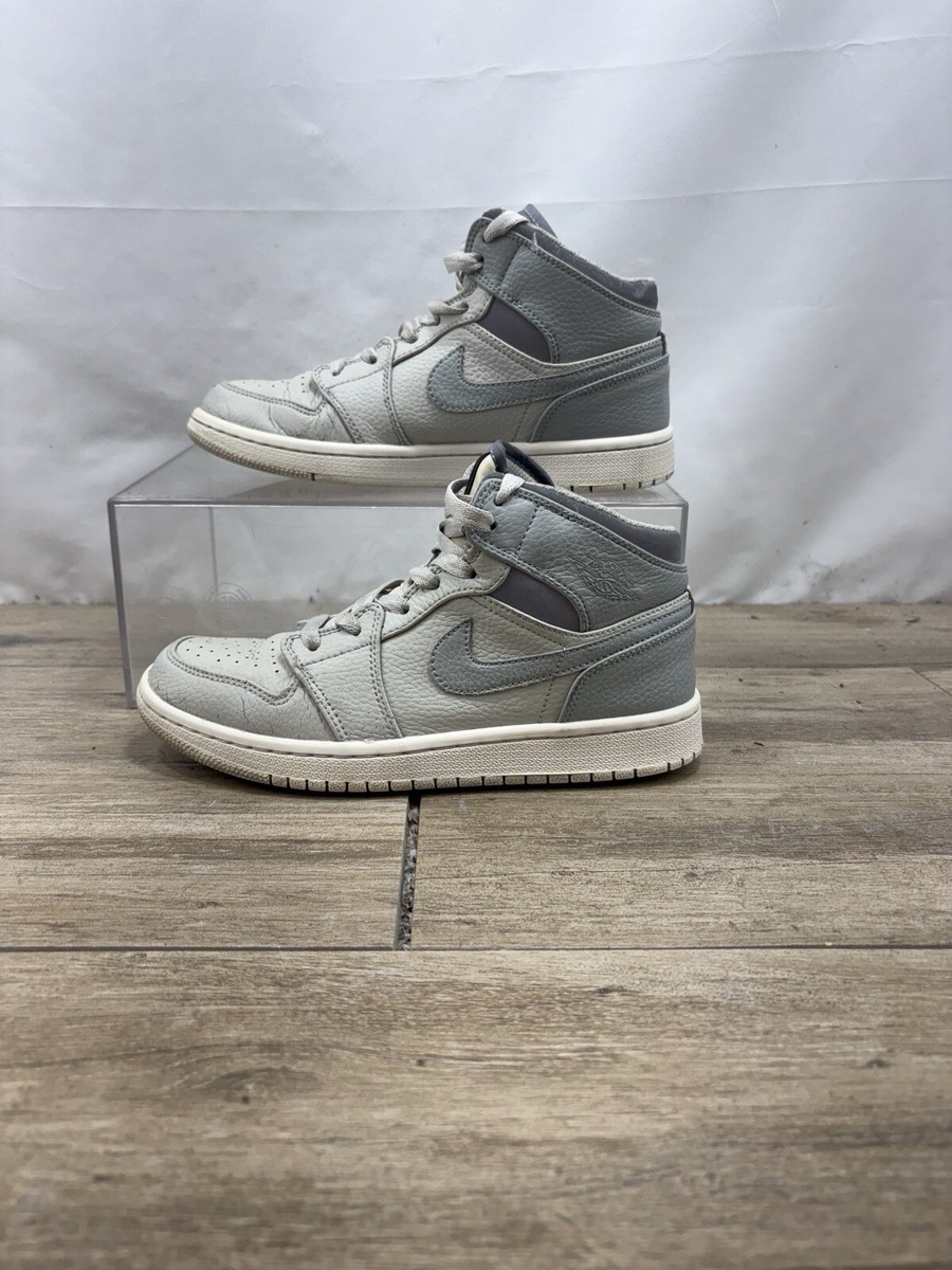★ナイキ★ AIR JORDAN 1 MID \"WOLF GREY\"BQ6472-105 Nike Air Jordan 1 Mid Wolf Grey Aluminum W BQ6472-105 Size