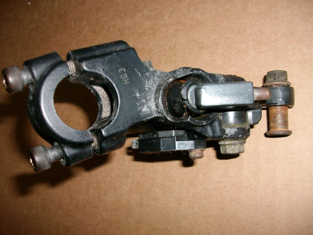 89 90 1989 KAWASAKI ZX7 H1 ZX7R OEM FRONT BRAKE MASTER CYLINDER