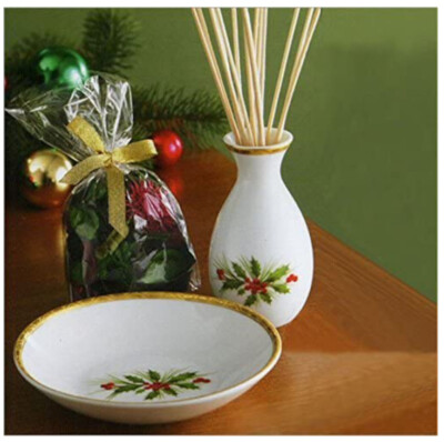 Lenox Gorham Festive Holly Scented Oil Diffuser and Pot.   Pre-Owned